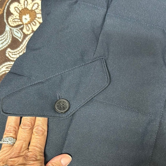 Navy Blue Insulated Puffer Coat with Fur Collar for Extreme Cold Weather - Picture 4 of 11